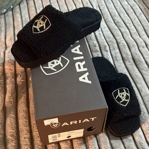 Ariat Black Fuzzy Slippers